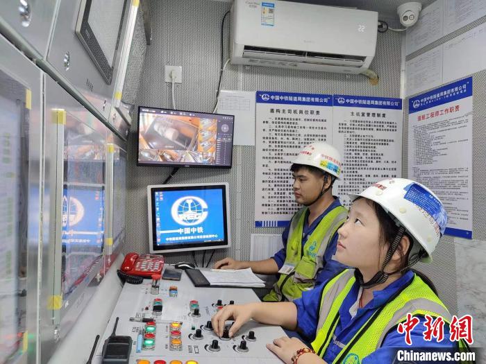 中國最大水壓、最大埋深海底隧道工程建設(shè)快速推進(jìn)