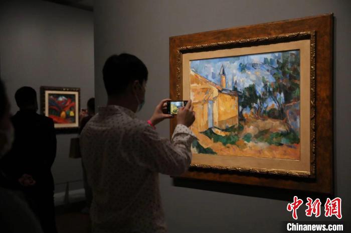 “現(xiàn)代藝術(shù)100年——意大利國家現(xiàn)當(dāng)代美術(shù)館珍藏”藝術(shù)大展?！埡鄠?攝