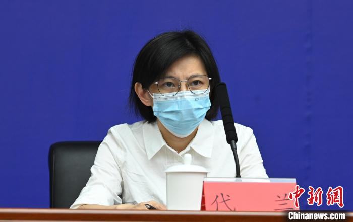 成都市經(jīng)信局總工程師代蘭?！“苍?攝