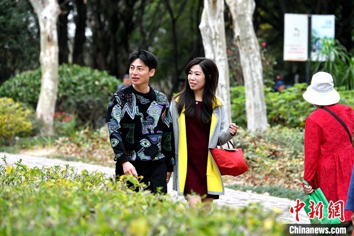 圖為3月15日，張家豪(左)與林佳臻在福建福州金山公園游玩。 <a target='_blank' href='/'><p  align=