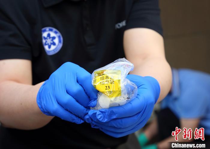 隨神舟十五號返回地面的空間科學實驗樣品。　中科院空間應用中心 供圖