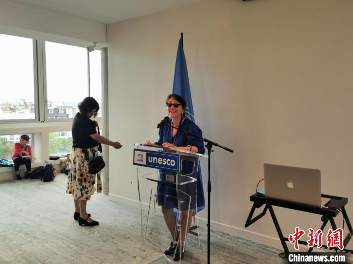 聯(lián)合國教科文組織協(xié)會委員會主席瑪麗塔·邦澤弗(Marietta Bantchev)致辭?！【笜?攝