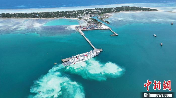 中國(guó)海軍“和平方舟”號(hào)醫(yī)院船首訪(fǎng)基里巴斯