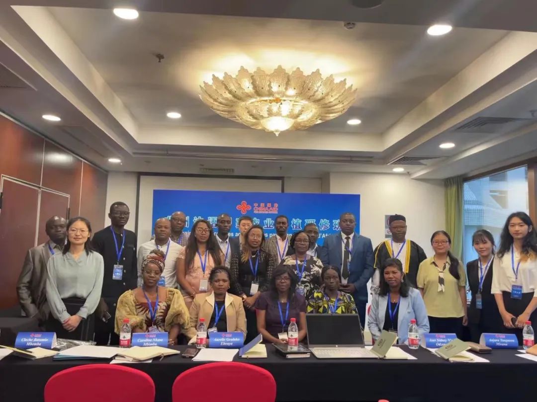 非洲法語國家農(nóng)業(yè)種植研修班學員合影 受訪單位供圖。