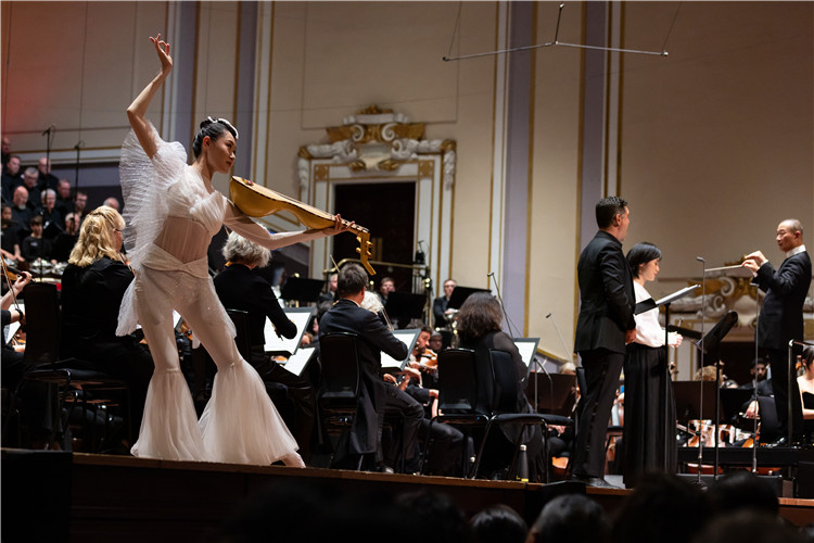 圖8月5日，2023愛丁堡國際藝術(shù)節(jié)開幕式音樂會《慈悲頌》的演出現(xiàn)場。藝術(shù)節(jié)組委會供圖