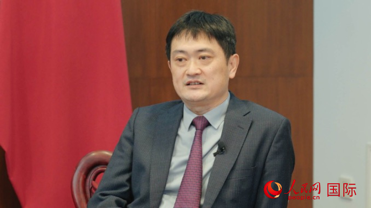 中國(guó)駐阿根廷使館代辦孫怡接受人民網(wǎng)專訪。人民網(wǎng)記者 張若涵攝