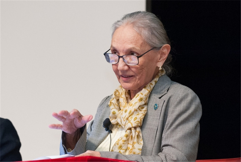 哈薩克斯坦?jié)h學(xué)家哈菲佐娃。資料圖