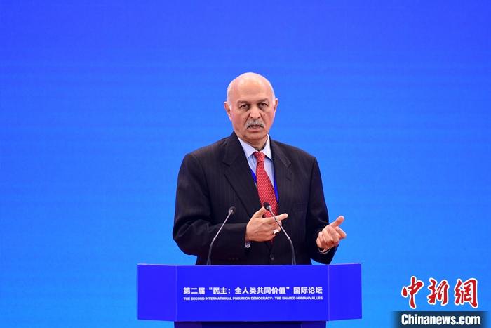 3月23日，第二屆“民主：全人類共同價值”國際論壇開幕式在北京舉行。圖為巴基斯坦參議院國防委員會主席穆沙希德·侯賽因在開幕式上作主題發(fā)言。 <a target='_blank' href='/'><p  align=