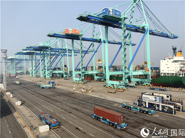 天津港北疆港區(qū)C段智能化集裝箱碼頭。人民網(wǎng)記者 符園園攝