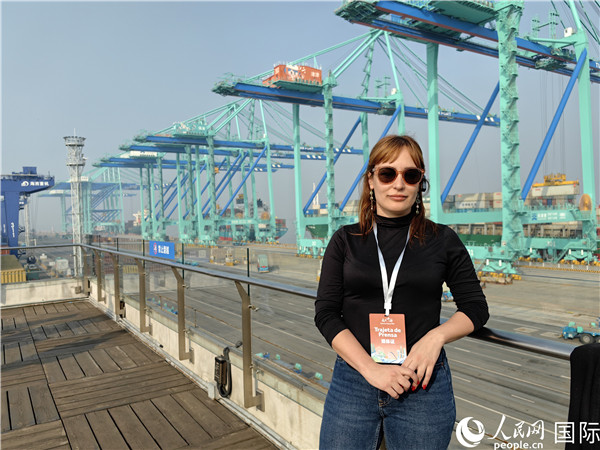 阿根廷公共電視臺記者萊蒂西亞接受采訪。人民網(wǎng)記者 符園園攝