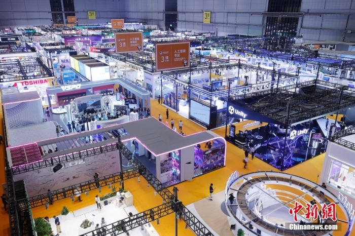 11月5日，第六屆中國(guó)國(guó)際進(jìn)口博覽會(huì)在國(guó)家會(huì)展中心(上海)開(kāi)幕。<a target='_blank' href='/' _fcksavedurl='/'><p  align=