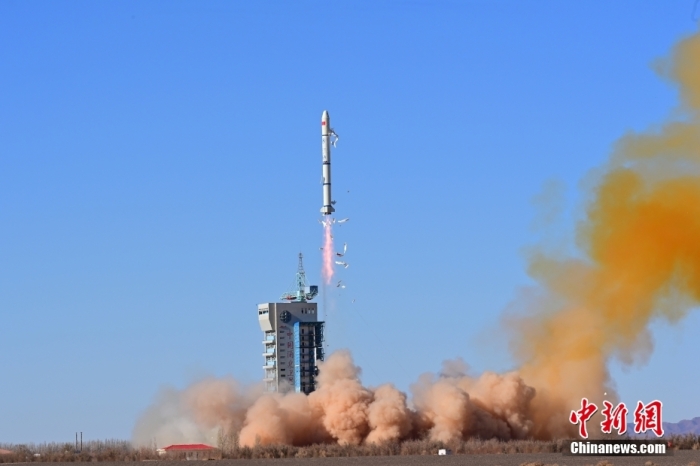 北京時(shí)間2023年11月16日11時(shí)55分，我國(guó)在酒泉衛(wèi)星發(fā)射中心使用長(zhǎng)征二號(hào)丙運(yùn)載火箭，成功將新一代海洋水色觀測(cè)衛(wèi)星發(fā)射升空，衛(wèi)星順利進(jìn)入預(yù)定軌道，發(fā)射任務(wù)獲得圓滿成功。此次任務(wù)是長(zhǎng)征系列運(yùn)載火箭第497次飛行。汪江波 攝