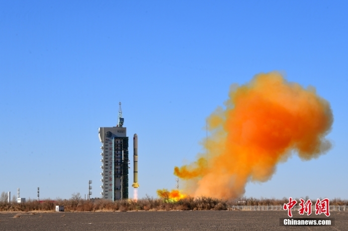 北京時(shí)間2023年11月16日11時(shí)55分，我國在酒泉衛(wèi)星發(fā)射中心使用長征二號(hào)丙運(yùn)載火箭，成功將新一代海洋水色觀測衛(wèi)星發(fā)射升空，衛(wèi)星順利進(jìn)入預(yù)定軌道，發(fā)射任務(wù)獲得圓滿成功。此次任務(wù)是長征系列運(yùn)載火箭第497次飛行。汪江波 攝