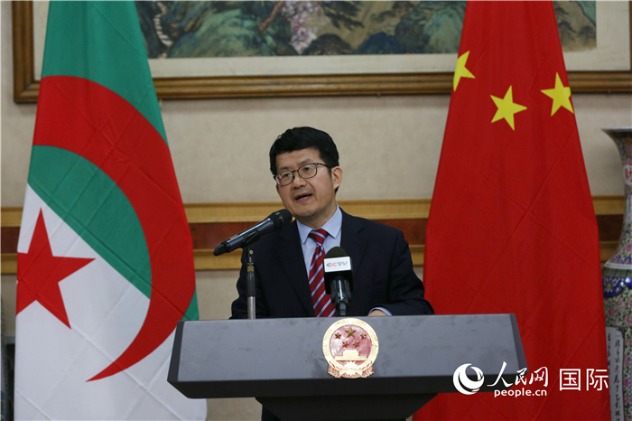 李健在招待會上致辭。人民網(wǎng)記者 郝瑞敏攝