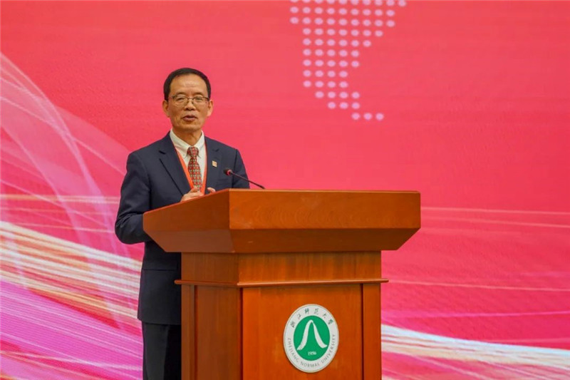 國務(wù)院學(xué)位委員會區(qū)域國別學(xué)學(xué)科評議組秘書長、浙江師范大學(xué)非洲研究院（非洲區(qū)域國別學(xué)院）院長劉鴻武致辭。主辦方供圖