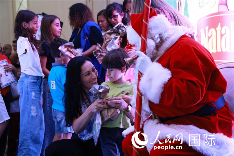 捐贈(zèng)活動(dòng)現(xiàn)場(chǎng)。人民網(wǎng)記者宋亦然攝