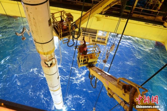 正在作業(yè)的工作人員。<a target='_blank' href='/' _fcksavedurl='/' ><p  align=