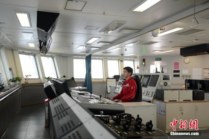 海上鉆井平臺中控室。<a target='_blank' href='/' _fcksavedurl='/' ><p  align=