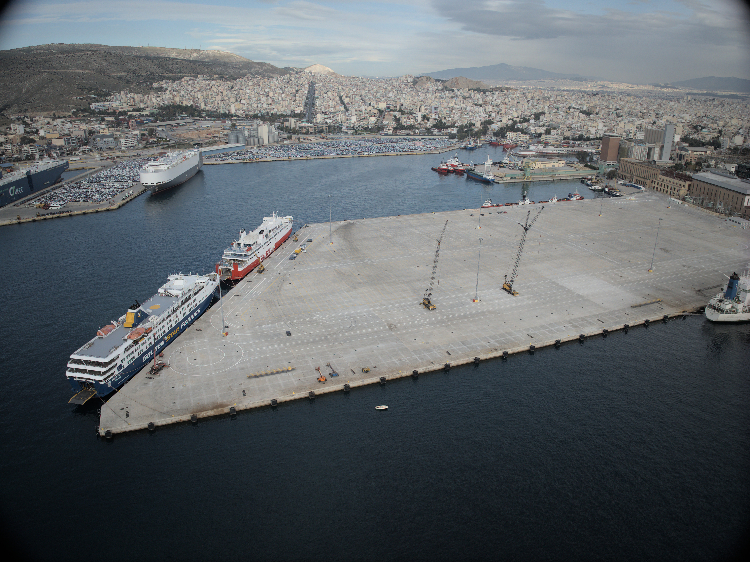 赫拉克萊烏斯?jié)L裝碼頭全景。比雷埃夫斯港港務(wù)局供圖