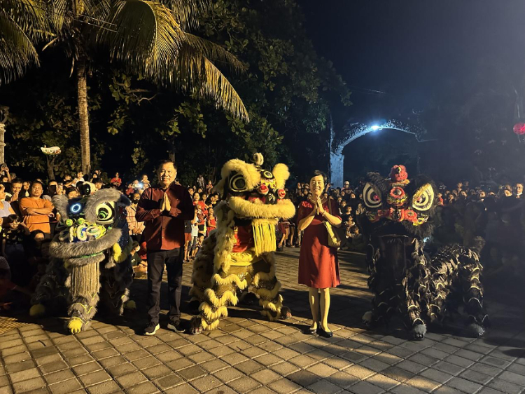 舞獅表演。巴陵康孔子學(xué)院供圖