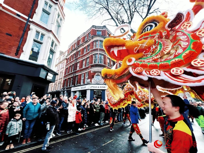 倫敦新春慶典現(xiàn)場。人民網(wǎng) 郭錦標(biāo)、楊浩鵬攝