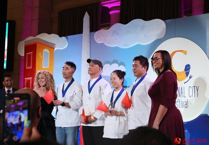 中國駐美國大使館的4名廚師榮獲專業(yè)評審亞軍。人民網(wǎng)記者 李志偉攝