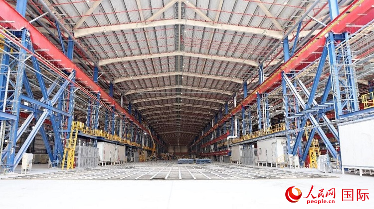 已移交業(yè)主的C201船體車間。人民網(wǎng)記者管克江攝