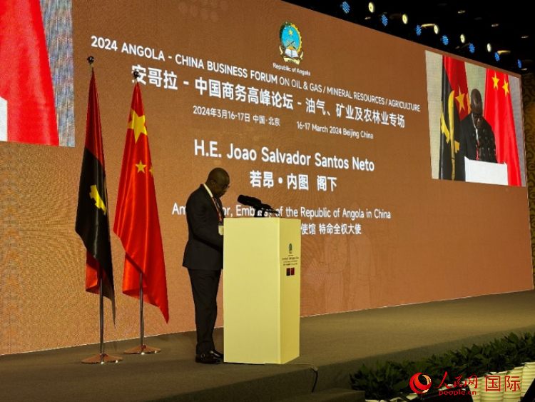 安哥拉駐華大使若昂·內(nèi)圖。人民網(wǎng)記者 張榮攝