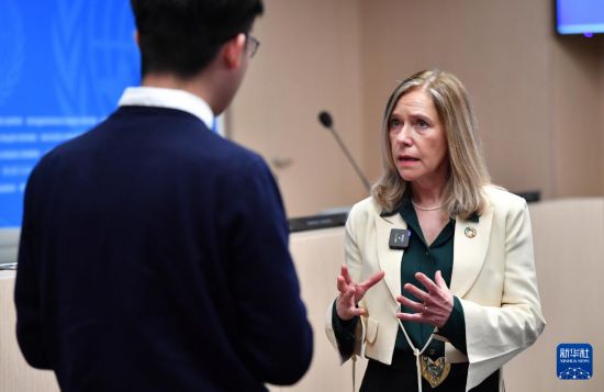 3月19日，在瑞士日內(nèi)瓦，世界氣象組織秘書長塞萊絲特·紹洛接受新華社記者專訪。新華社記者 連漪 攝