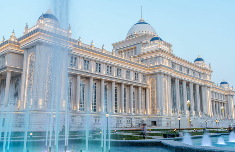 第1視點(diǎn)丨這兩座大樓，見證著中塔友誼