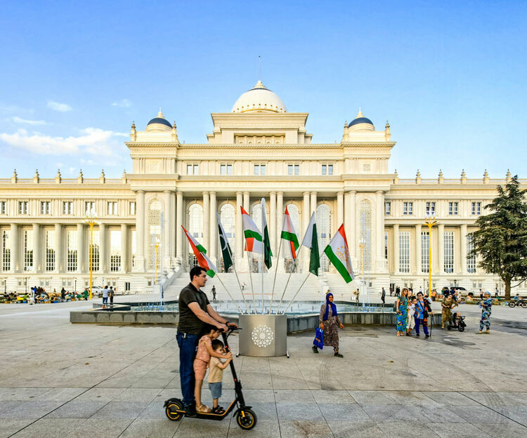 第1視點(diǎn)丨這兩座大樓，見證著中塔友誼