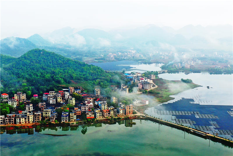 湖南省郴州市嘉禾縣千家洞水庫(kù)風(fēng)光。黃春濤攝