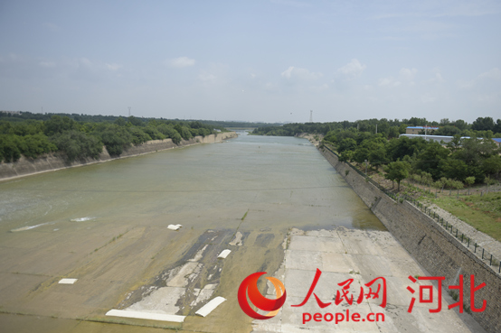 黃壁莊水庫正在按計(jì)劃預(yù)泄庫容。人民網(wǎng)祝龍超攝