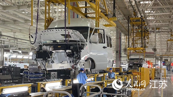 南京依維柯汽車有限公司生產車間。黃啟源攝