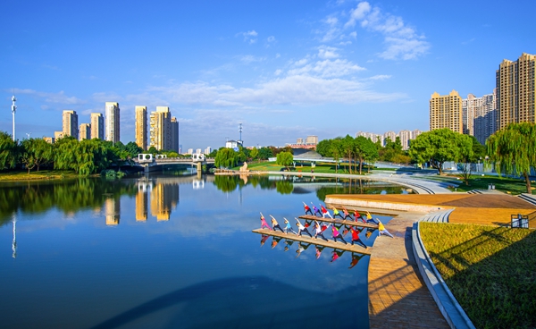 漫步街頭，科產(chǎn)城人融合的理念貫穿始終。無錫高新區(qū)管委會供圖