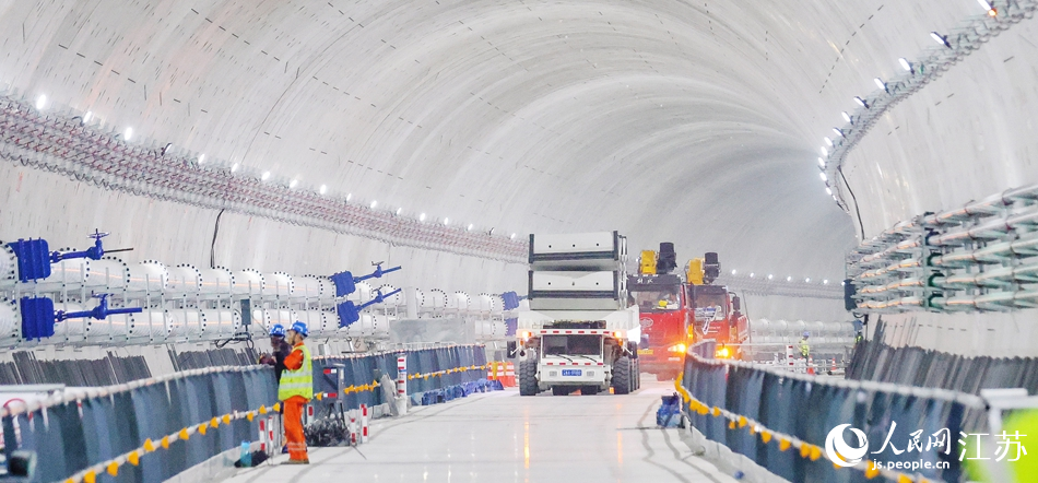 江陰靖江長江隧道右線施工現(xiàn)場。朱其攝