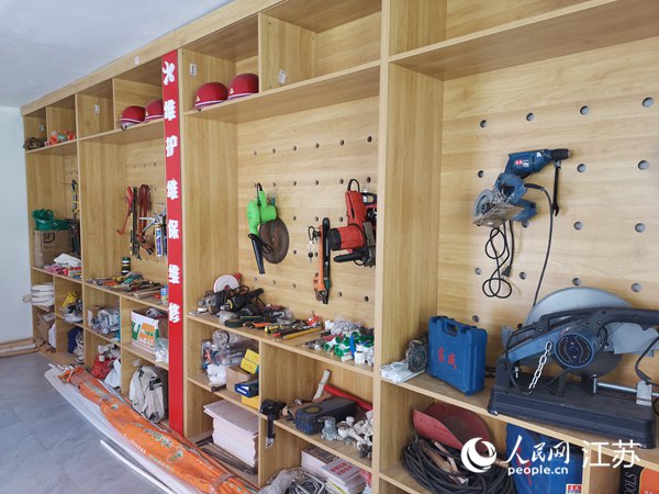 “荷樂(lè)益家”器材保管室。人民網(wǎng) 張瀚天攝