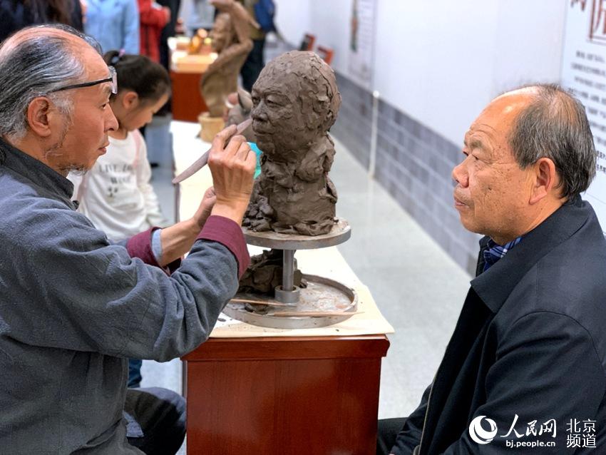 “魅力非遺，情系京西”北京地區(qū)非遺表演創(chuàng)作展開幕。人民網(wǎng) 孟竹 攝