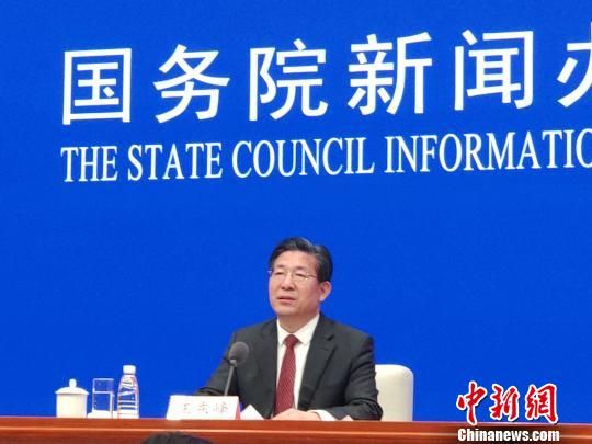 河北省委書記、省人大常委會(huì)主任王東峰答記者問　郭超凱　攝