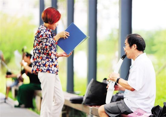 美舍河鳳翔濕地公園成為市民休閑的好去處。 南國都市報記者 汪承賢 攝