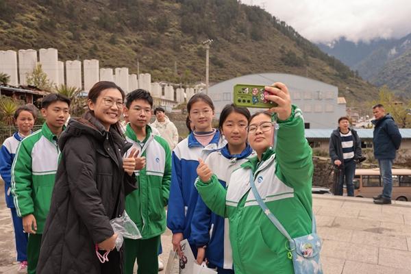 為驗證“高反風險預(yù)測”小程序，這群高中生真去了趟高原
