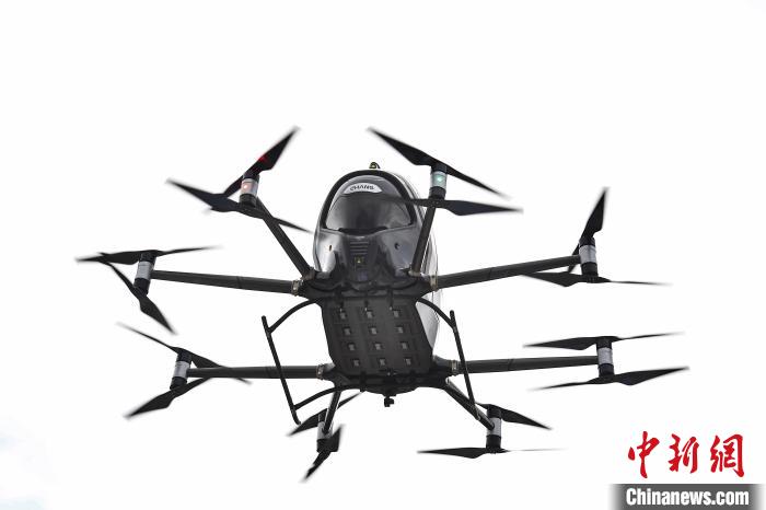 載人無(wú)人機(jī)首次在西藏3000米高空亮相