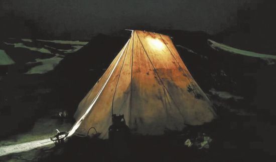 卓乃湖受困。可可西里管理處資料圖片