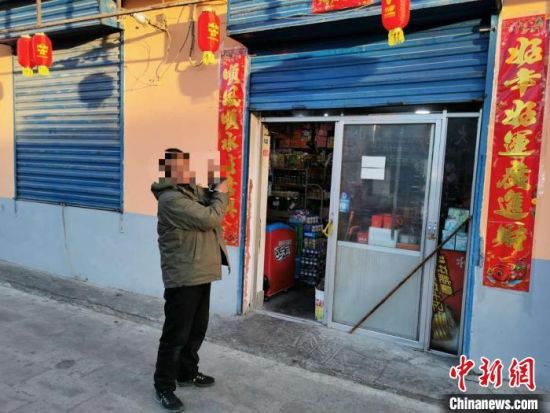 圖為犯罪嫌疑人指認現(xiàn)場?！∏嗪Ｊ」矎d森林警察總隊刑偵治安支隊供圖