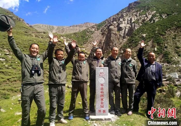 圖為管護員們難得的一次合影。受訪者供圖