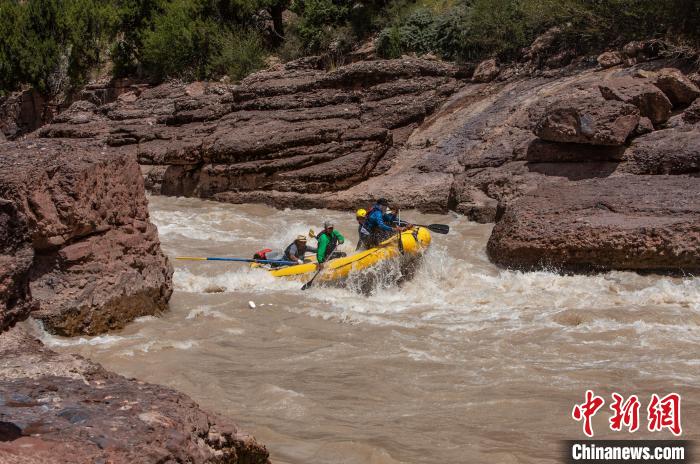 圖為瀾滄江生態(tài)漂流?！憸娼雌饔邢薰竟﹫D