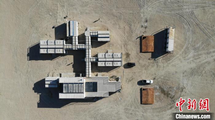 圖為無人機(jī)航拍火星營地?！O睿 攝