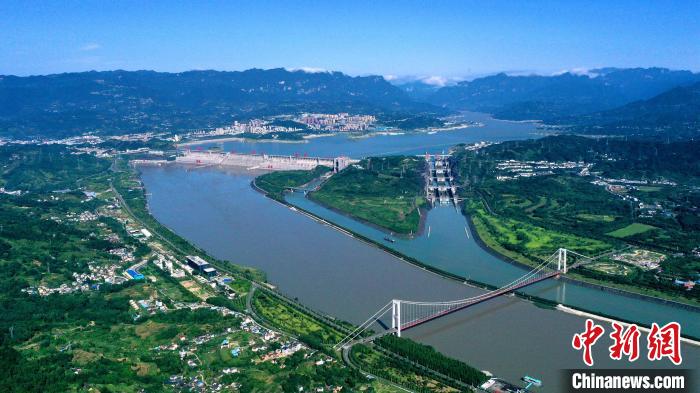 2022年夏季三峽工程為中下游補(bǔ)水。(資料圖) 湯偉 攝