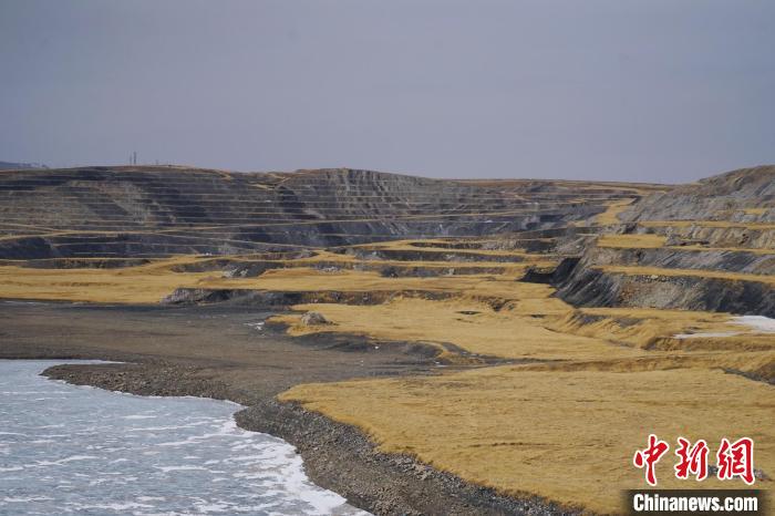 圖為青海省海西蒙古族藏族自治州天峻縣木里礦區(qū)。　馬銘言 攝