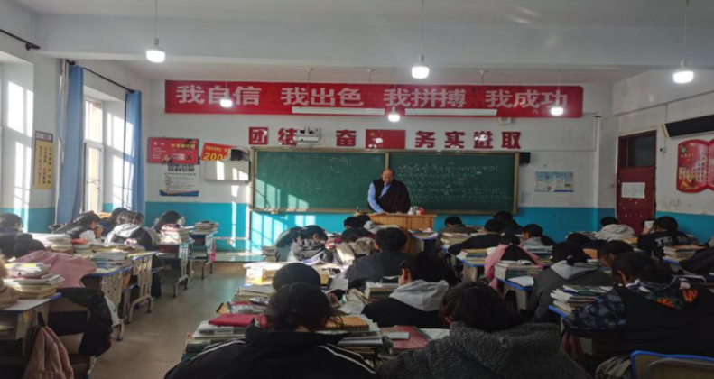 青?，斍撸寒惖剞k班讓孩子享受優(yōu)質(zhì)教育